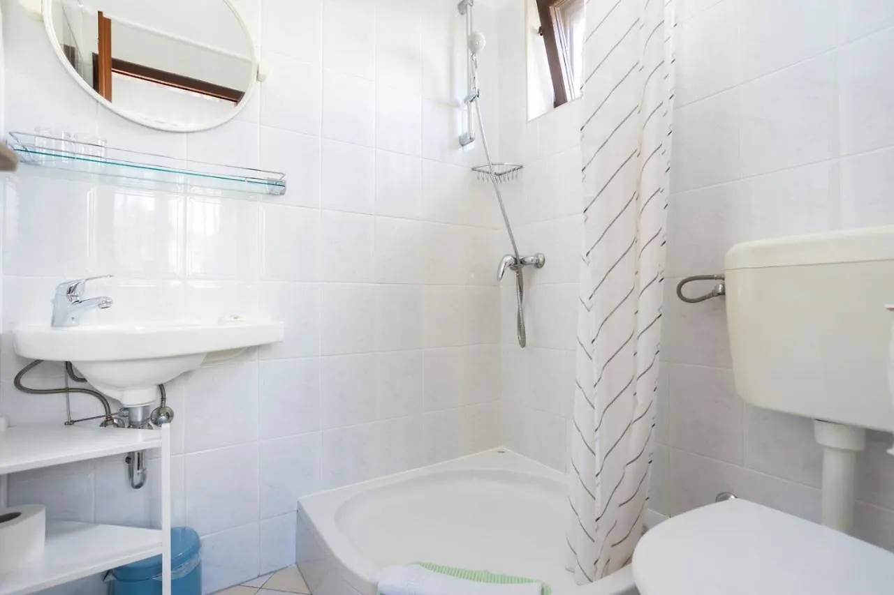 Dubasa B&B Vantacici Konukevi