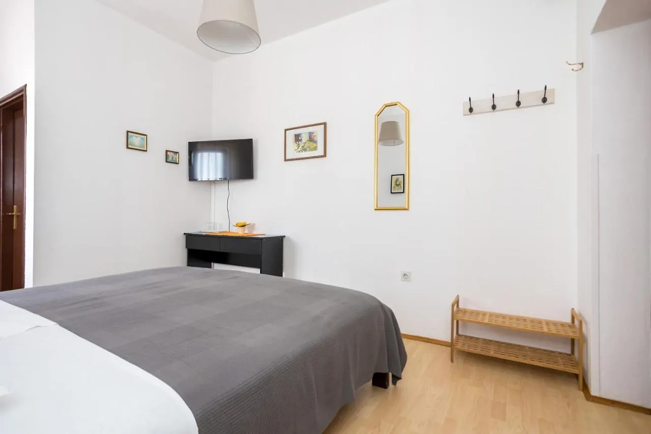 Dubasa B&B Vantacici 0*,