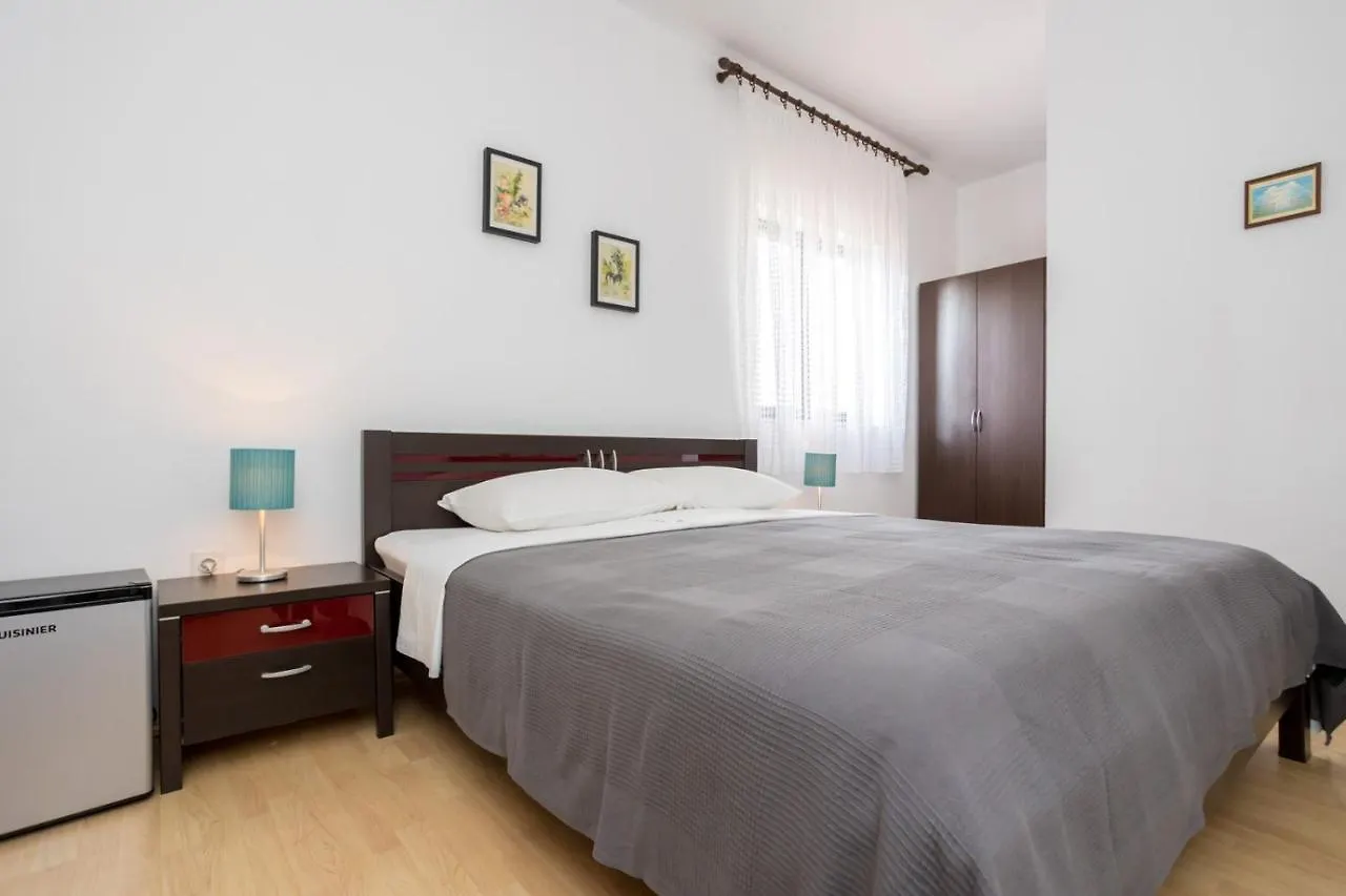 Dubasa B&B Vantacici Guest house