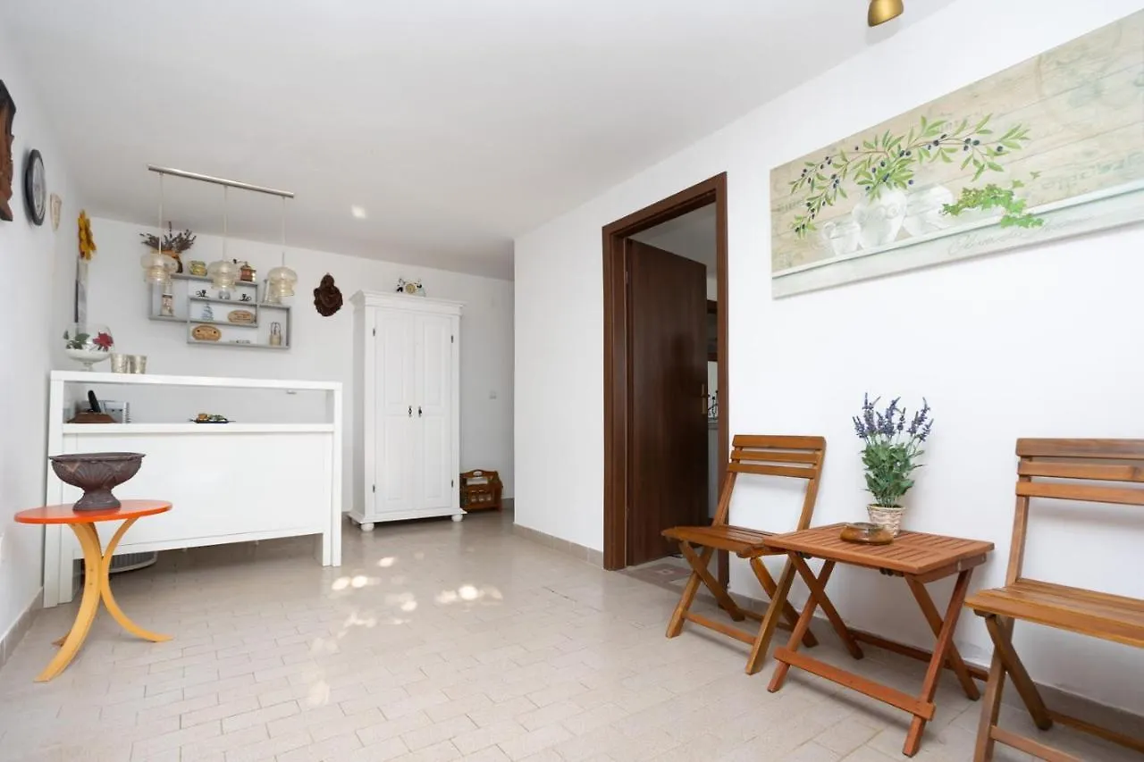 Guest house Dubasa B&B Vantacici